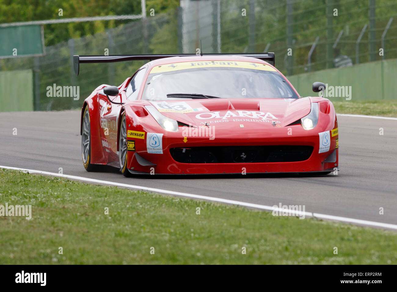 Imola, Italien – 16. Mai 2015: Ferrari F458 Italia GT3 von Af Corse Team in Aktion während der europäischen Le Mans Series Stockfoto