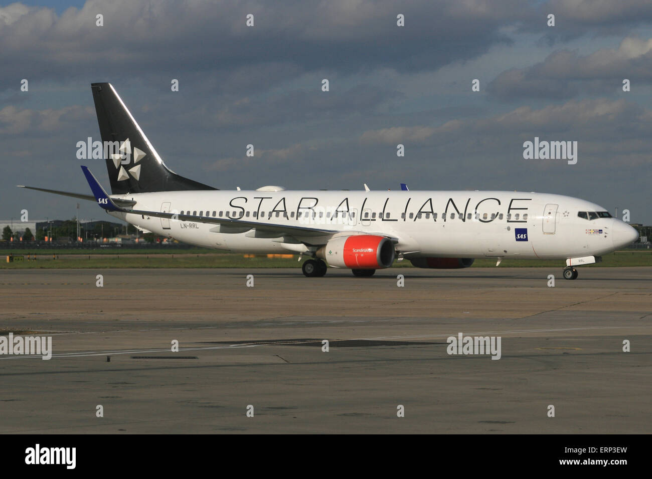 STAR ALLIANCE BOEING 737 800 SAS SCANDANVIAN Stockfoto