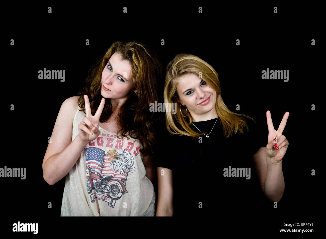 Zwei Mädchen im Teenageralter im studio Stockfoto