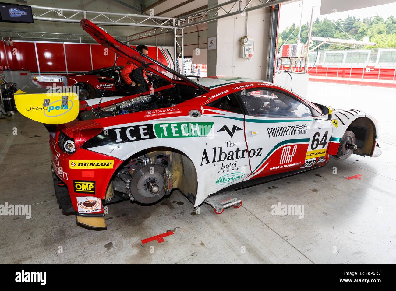 Imola, Italien – 16. Mai 2015: Ferrari F458 Italia GT3 von Af Corse Team in Aktion während der europäischen Le Mans Series - 4 Stunden Stockfoto