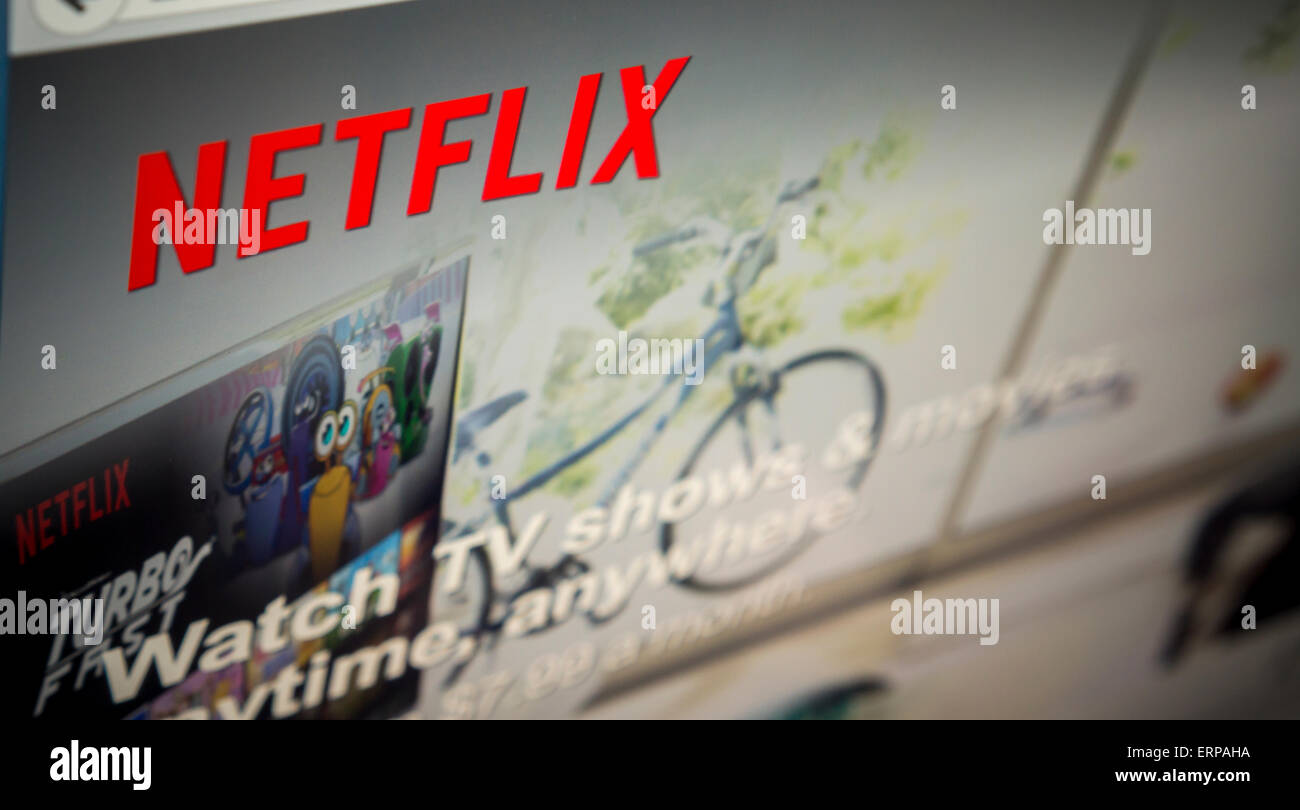 Das Website-Video-Streaming-Dienst Netflix wird auf Mittwoch, 3. Juni 2015 gesehen. Eine Studie von PricewaterhouseCoopers berichtet, dass Einnahmen aus streamen und herunterladen Verkauf von DVDs zum ersten Mal voraussichtlich wird mit dem streaming erreichen $ 12 Milliarden in zwei Jahren zu schlagen.  (© Richard B. Levine) Stockfoto