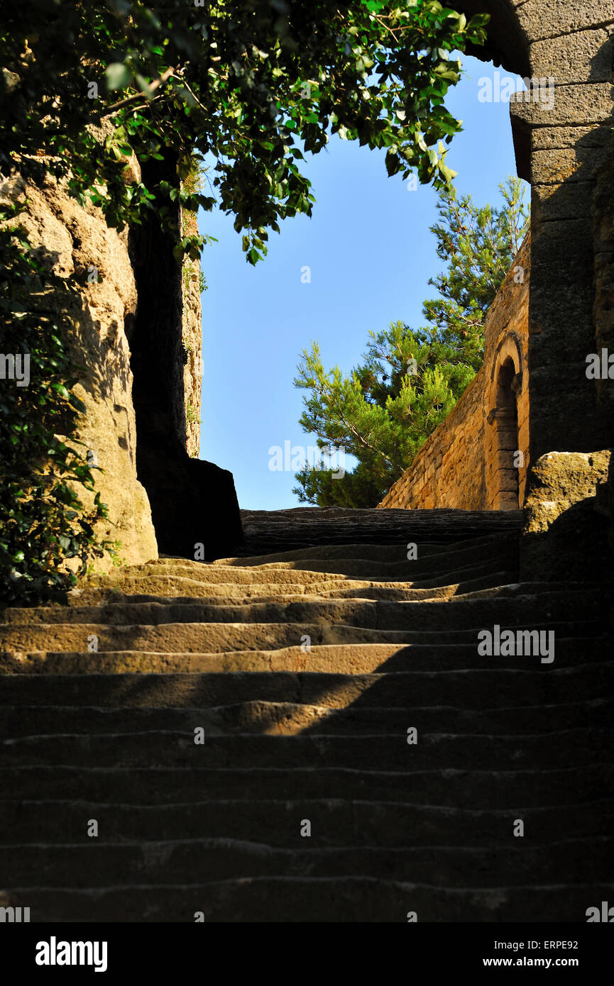 Ausgetretenen Stufen und Lane, Provence, Dorf Bonnieux Stockfoto