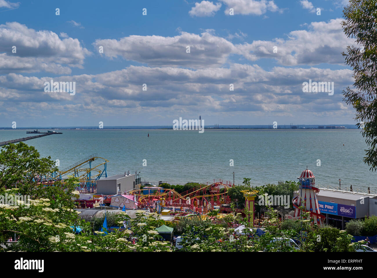 die Veiew von royal Terrasse, mit Blick in Richtung Adventure Island Amusement Park in Southend, Essex, UK Stockfoto