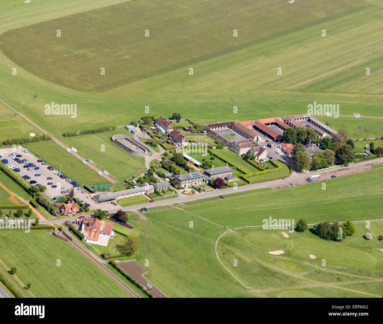 Luftaufnahme von Newmarket Golf Club und Rennstrecke Büros, Suffolk, Großbritannien Stockfoto