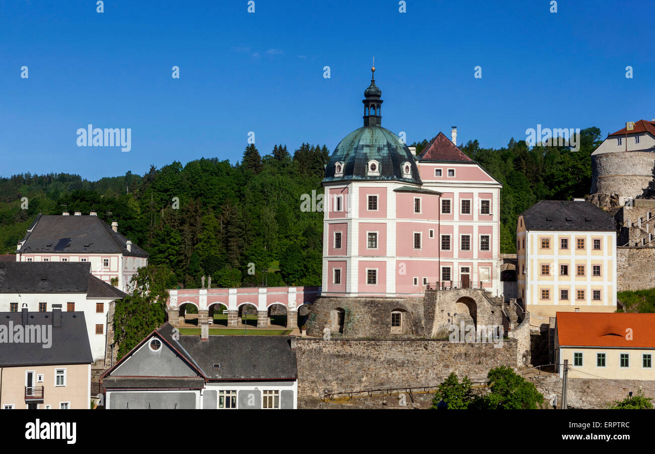 Becov Castle Panoramablick. Barock und Gotik Becov nad Teplou, Karlovy Vary Region Westböhmische Landschaft Tschechien, Europa Stockfoto