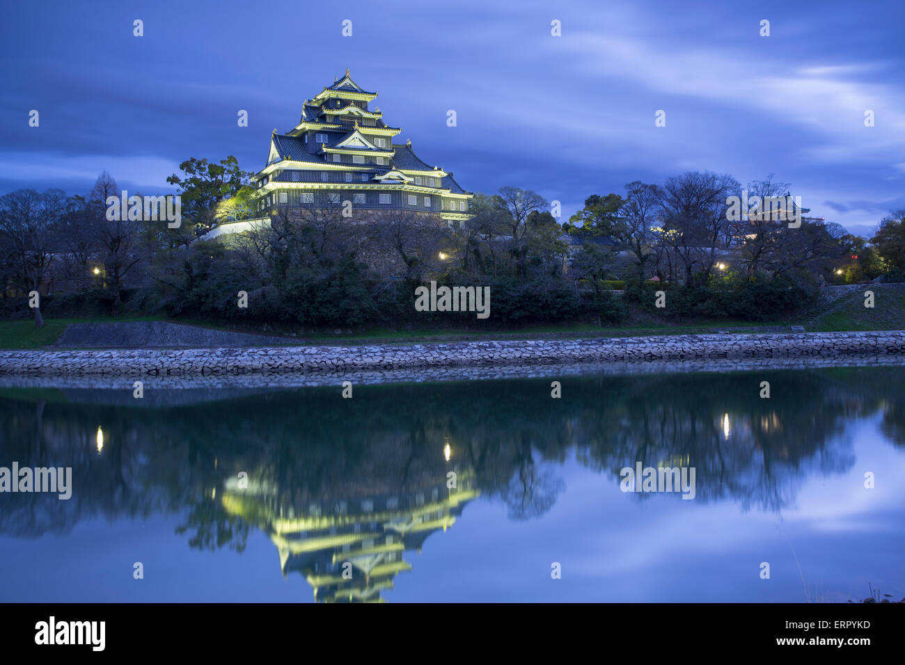 Okayama Castle in der Abenddämmerung, Okayama, Okayama Präfektur, Japan Stockfoto