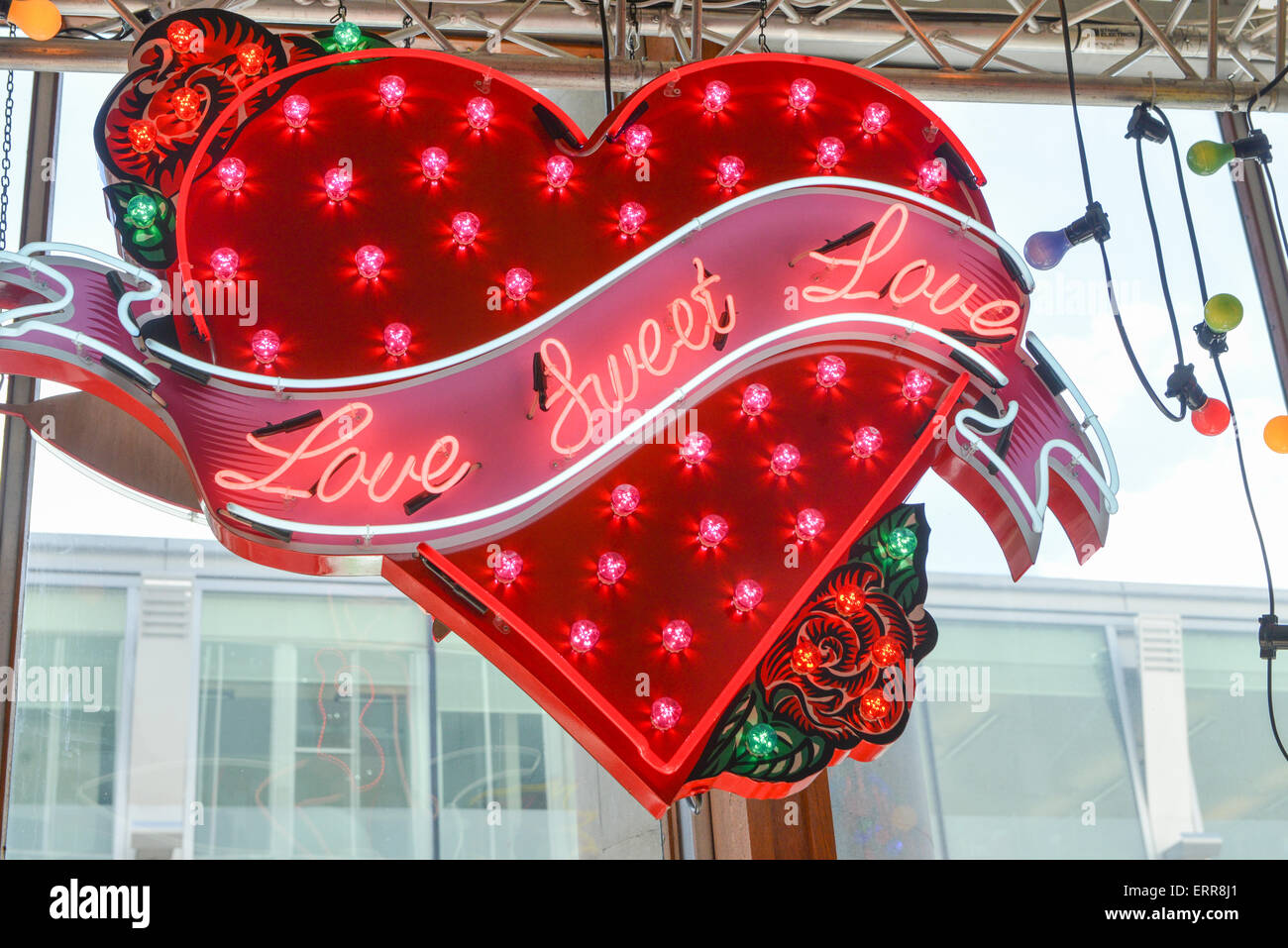 Liebe und Liquid Fire Neon Skulpturen Soho Künstler Chris Bracey Stockfoto