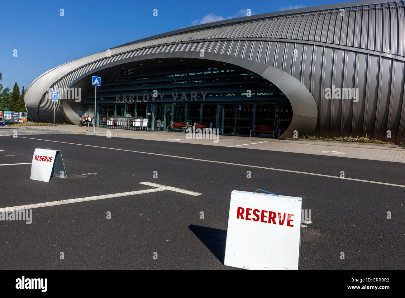 Flughafen in Karlsbad, das neue terminal Halle. Tschechische Republik Stockfoto