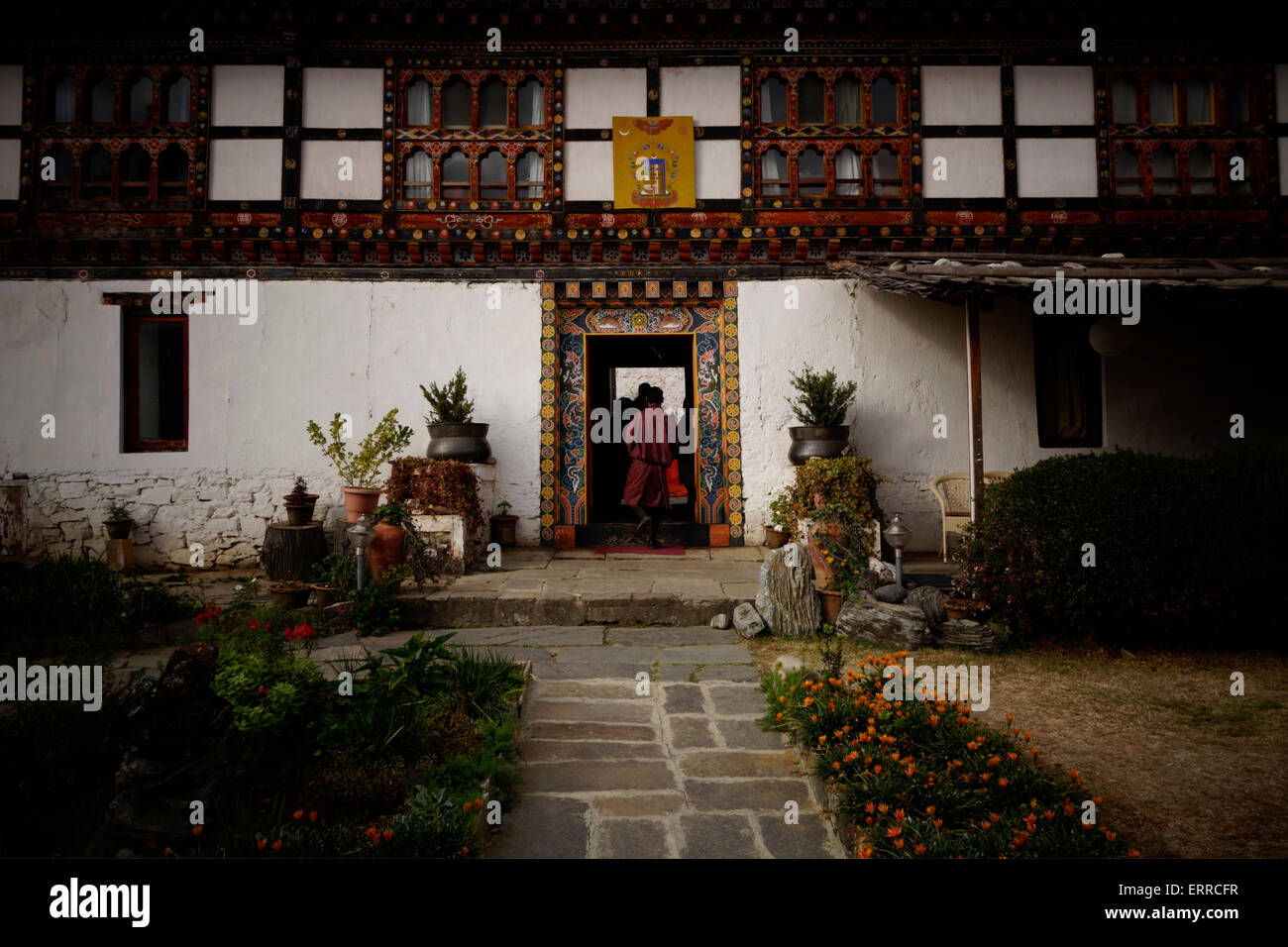 Eingang zum Land Palace Hotel in der Stadt von Paro Bhutan Stockfoto