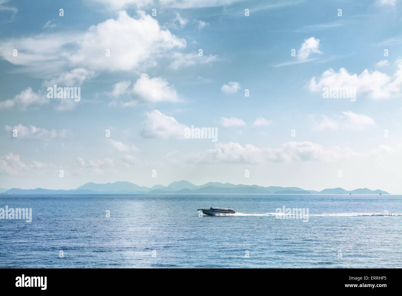 Geschwindigkeit Motorboot, weiterziehen tropischen Meer Thailand Stockfoto