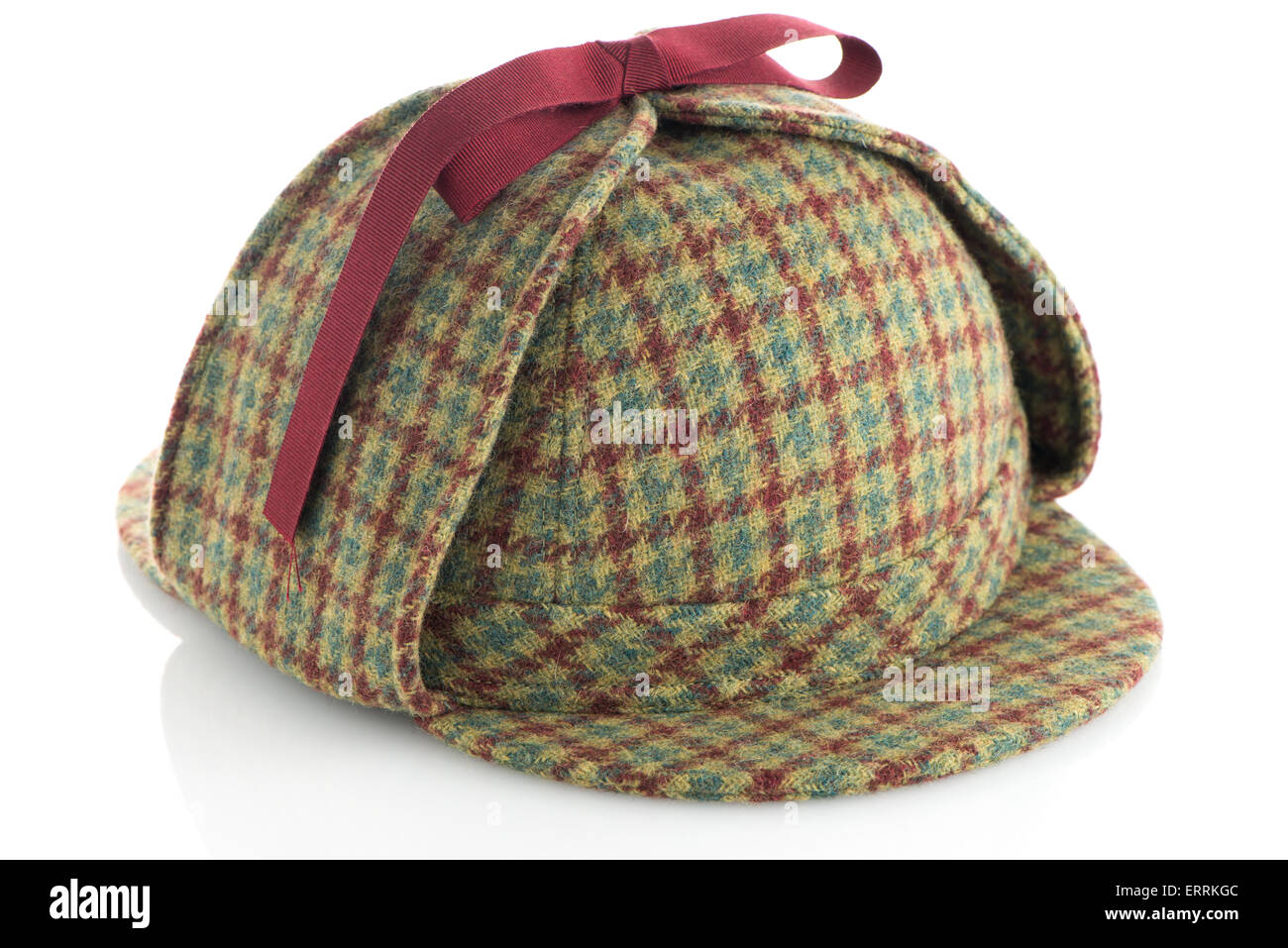 Britische Deerhunter oder Sherlock Holmes Kappe auf weißem Hintergrund. Stockfoto