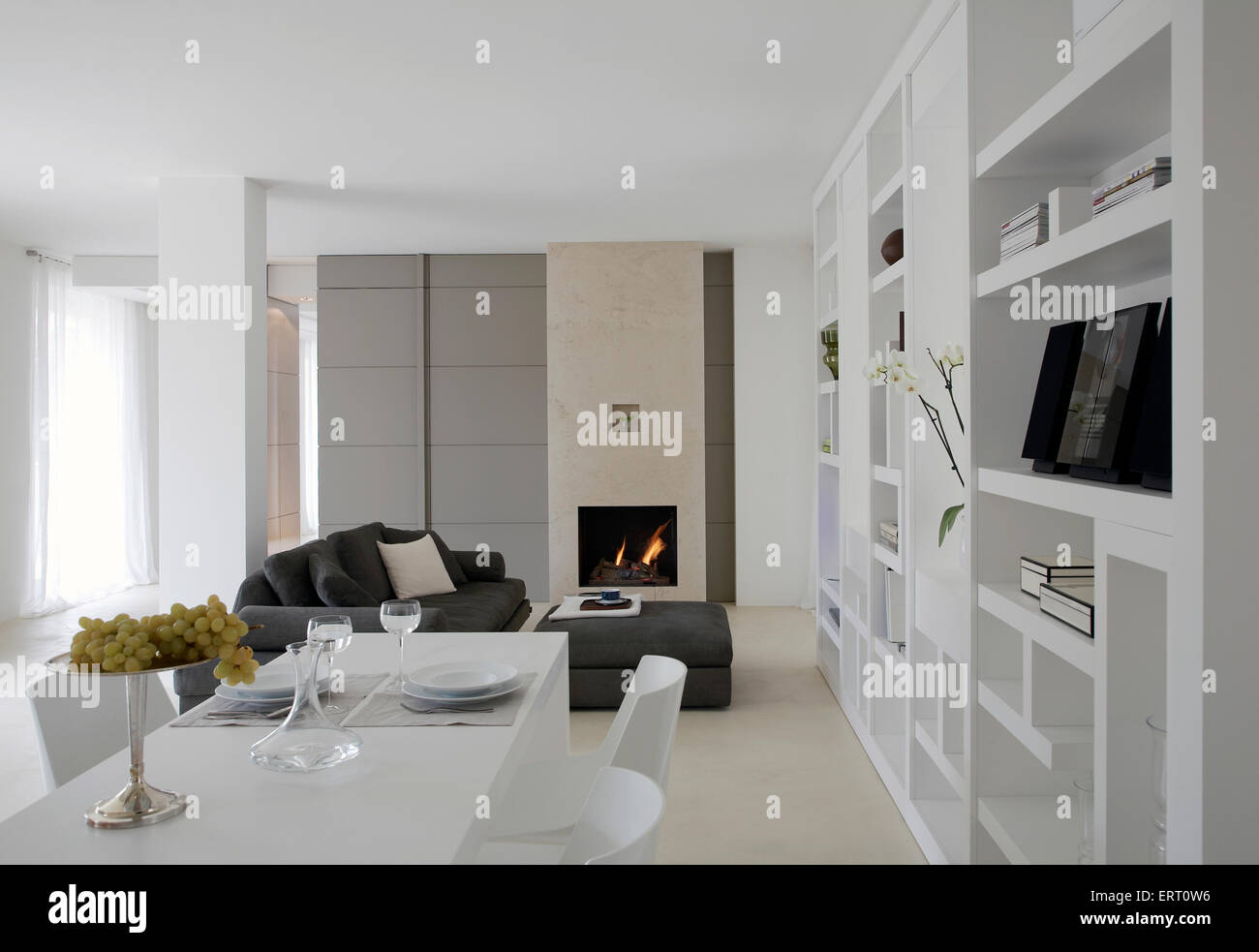 elegantes Esszimmer Wohnzimmer in ein einer italienischen Hauses Stockfoto
