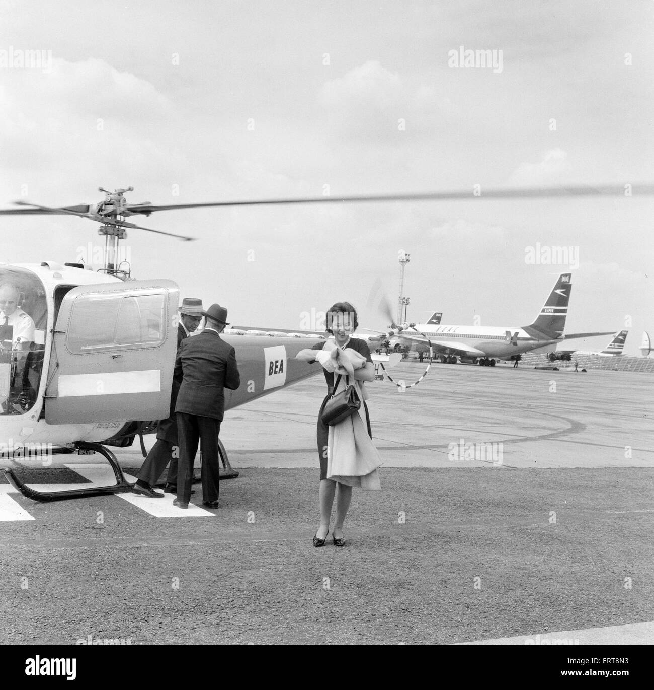 Frank Sinatra, Flughafen London-Heathrow, 17. Juni 1962. Stockfoto