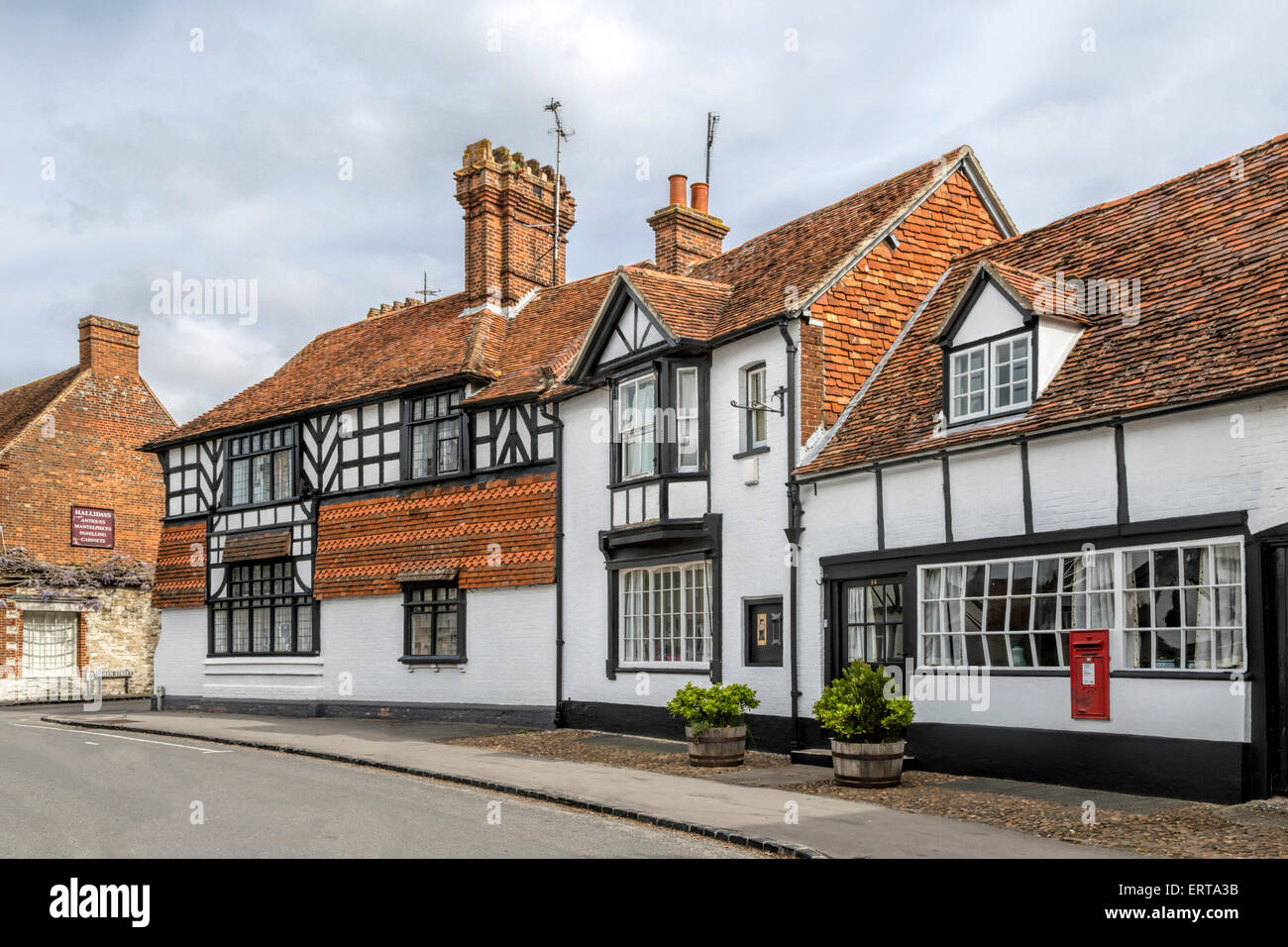 Blick auf das alte Postgebäude (ein Grad II aufgeführten Gebäude), befindet sich entlang der Hauptstraße von Dorchester-on-Thames, England, UK. Stockfoto