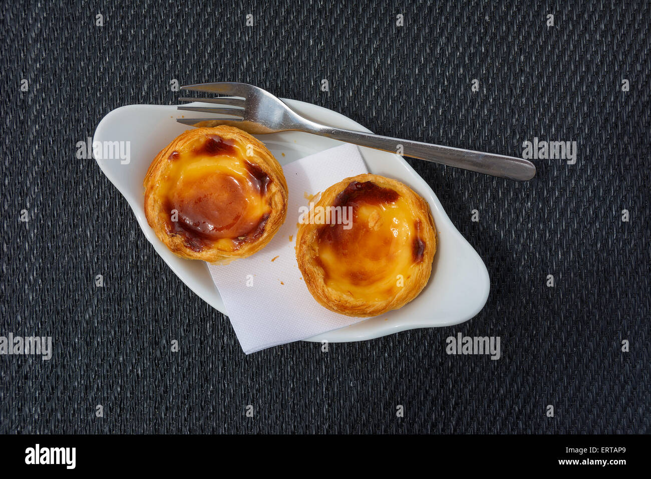 Pastel de Belém oder Nata, Ei typische portugiesischen Torte Teig Stockfoto