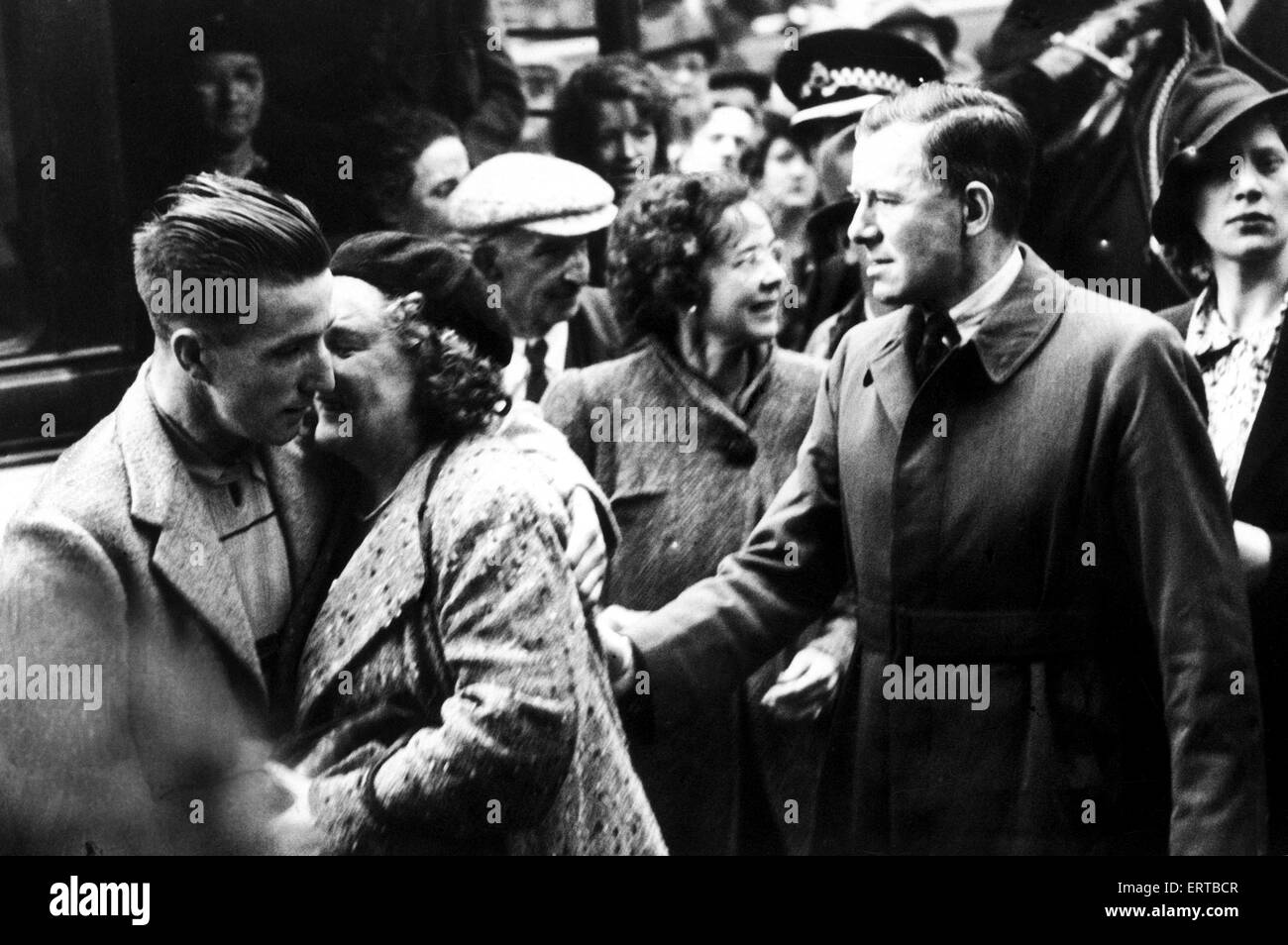Überlebenden der SS Athenia in Glasgow. SS Athenia war der erste britische Schiff von Nazi-Deutschland im zweiten Weltkrieg, Untergang am 3. September 1939 etwa 250 Meilen nordwestlich von Weblinks, Irland nach wird durch deutsche u-Boot U-30 befahl gesichtet von Oberleutnant Fritz-Julius Lemp versenkt werden.  5. September 1938. Stockfoto