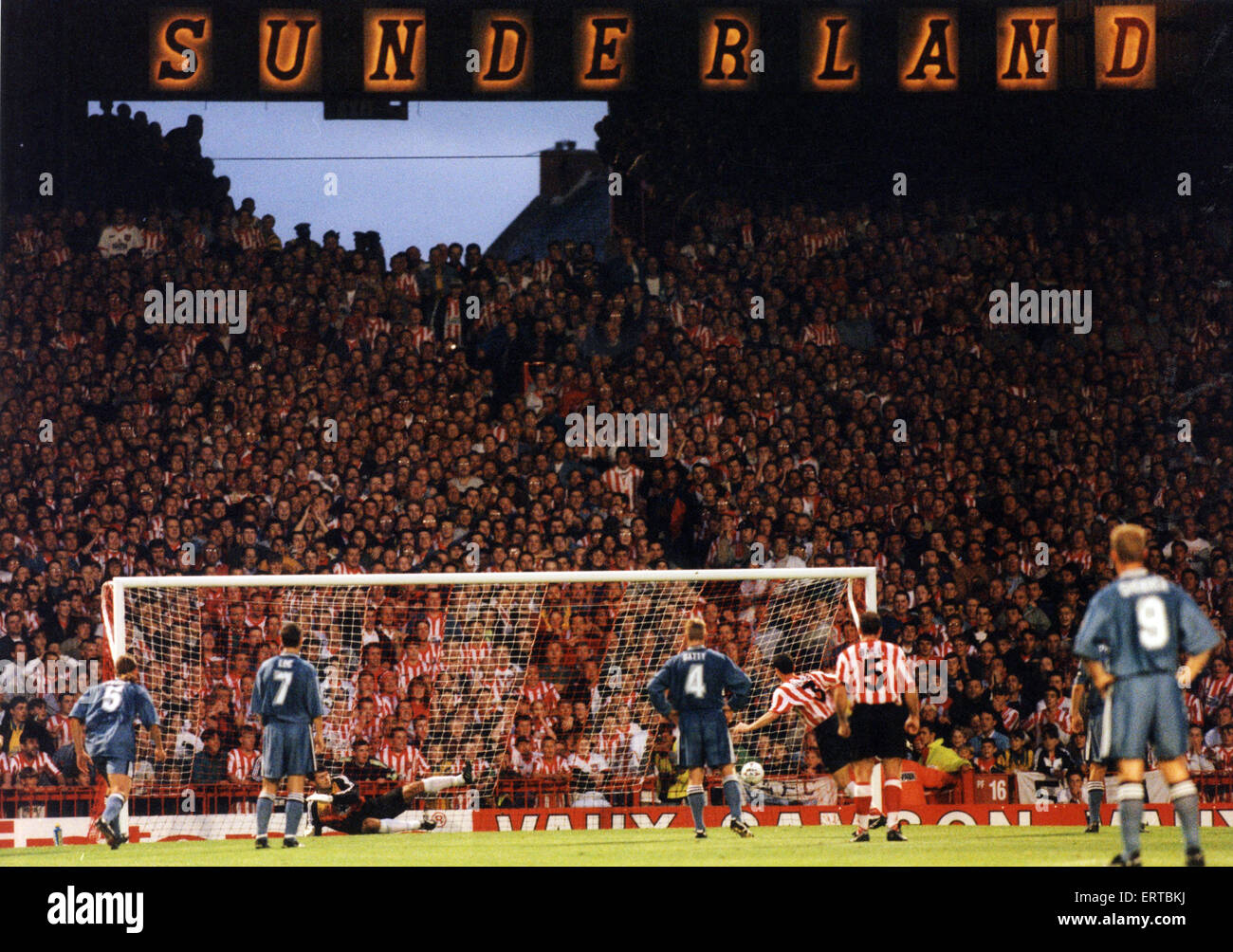 Sunderland 1-2 Newcastle Premier League Match im Roker Park statt. 4. September 1996. Stockfoto