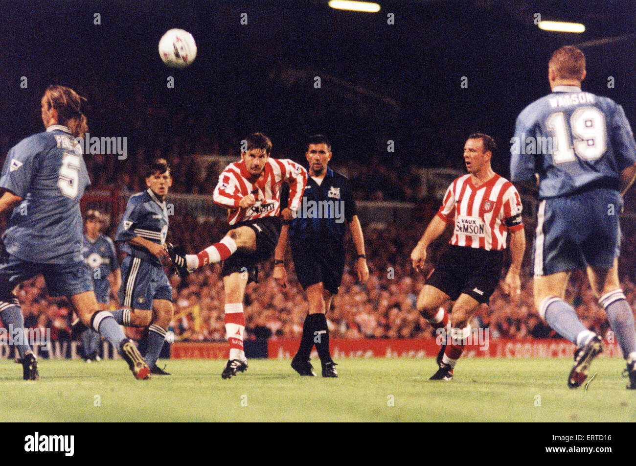 Sunderland 1-2 Newcastle Premier League Match im Roker Park statt. 4. September 1996. Stockfoto