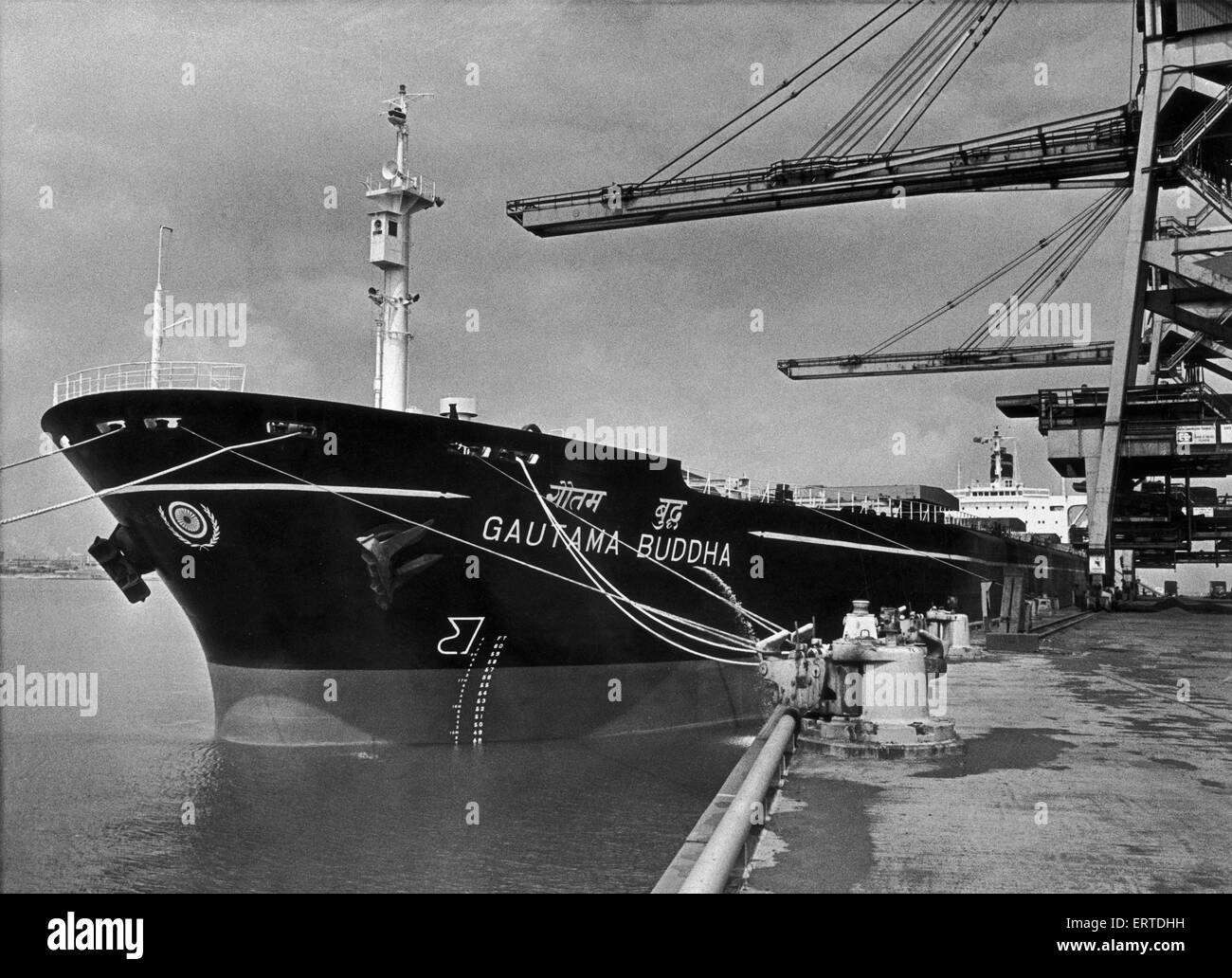 Der 261 Meter lange Gautama Buddha das größte Schiff der indische Handelsflotte gesehen hier entladen 50.000 Tonnen Eisenerz an der British Steel Corporation Redcar Erzterminal. 15. Juli 1974 Stockfoto