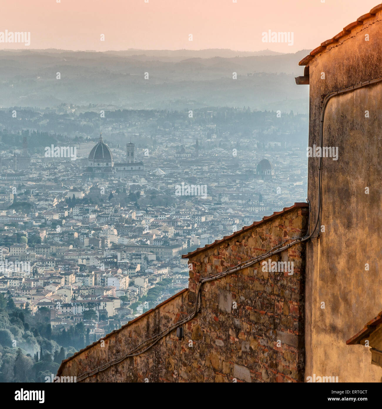 Panorama von Florenz aus dem Kloster von San Francesco auf dem Kamm der Hügel von Fiesole in Florenz, Italien Stockfoto