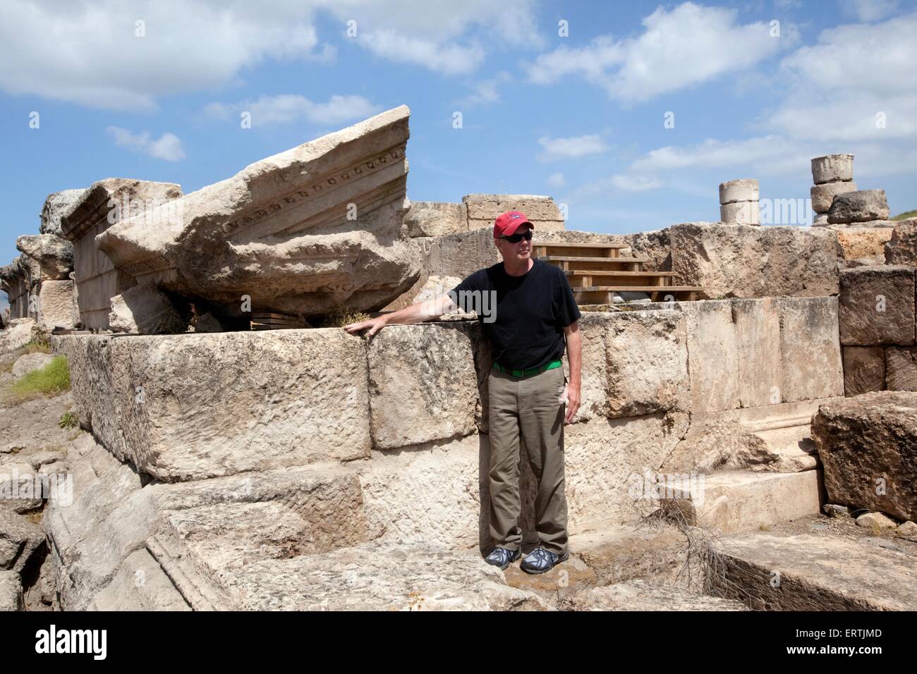 Professor J. Andrew Overman Macalester College am historischen Ort Omrit, Israel Stockfoto