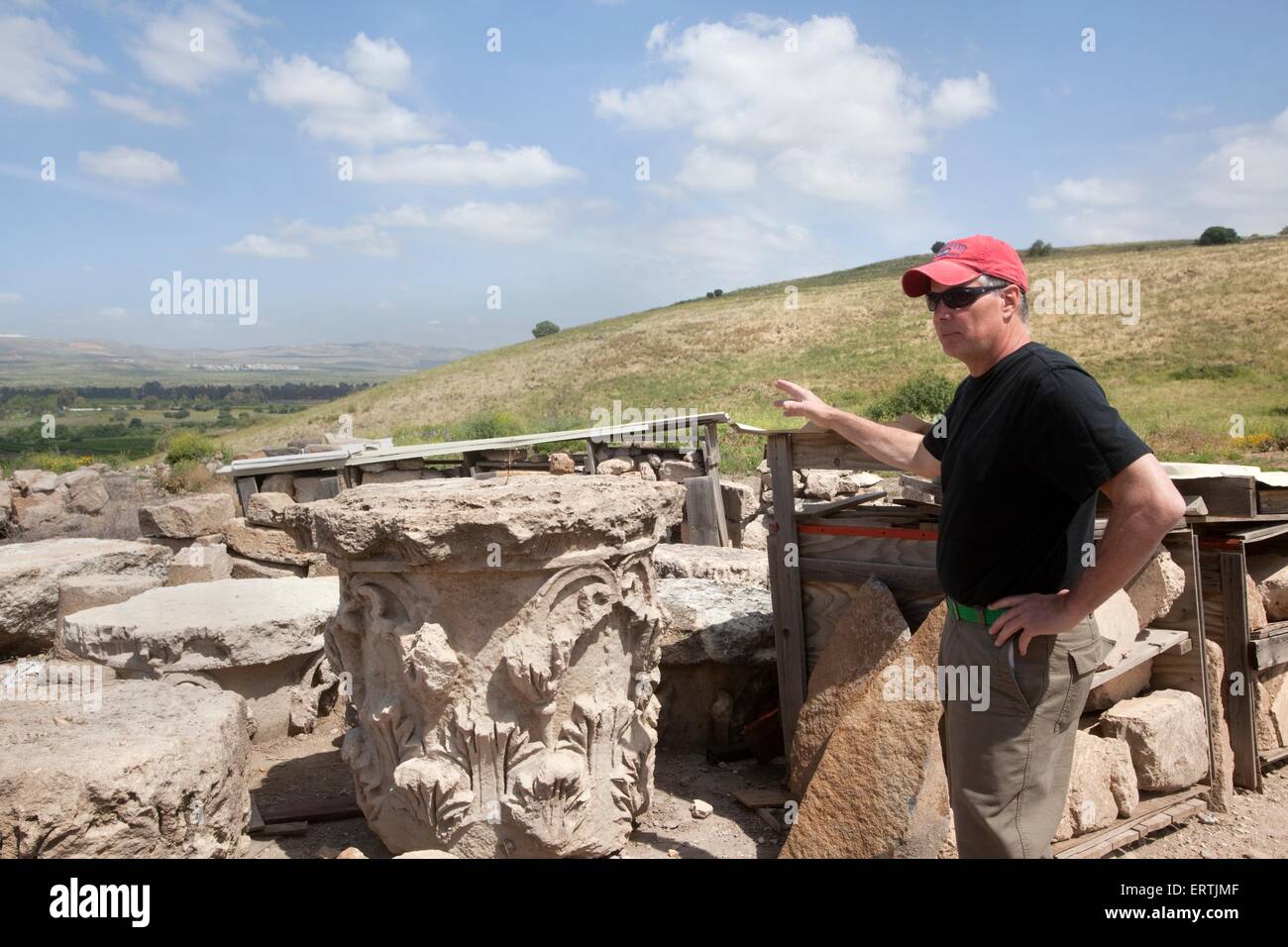 Professor J. Andrew Overman Macalester College am historischen Ort Omrit, Israel Stockfoto