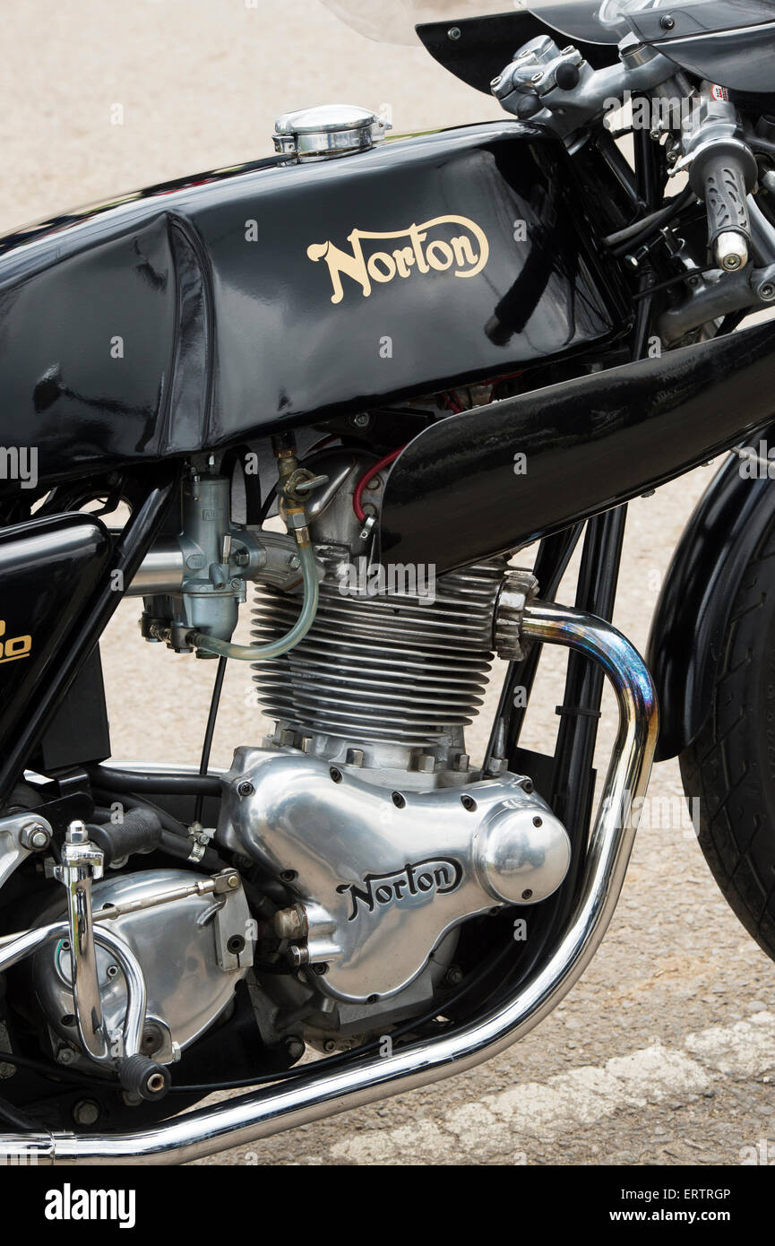 Norton 750cc Commando Café Racer Motorrad. Klassische britische Motorrad Stockfoto