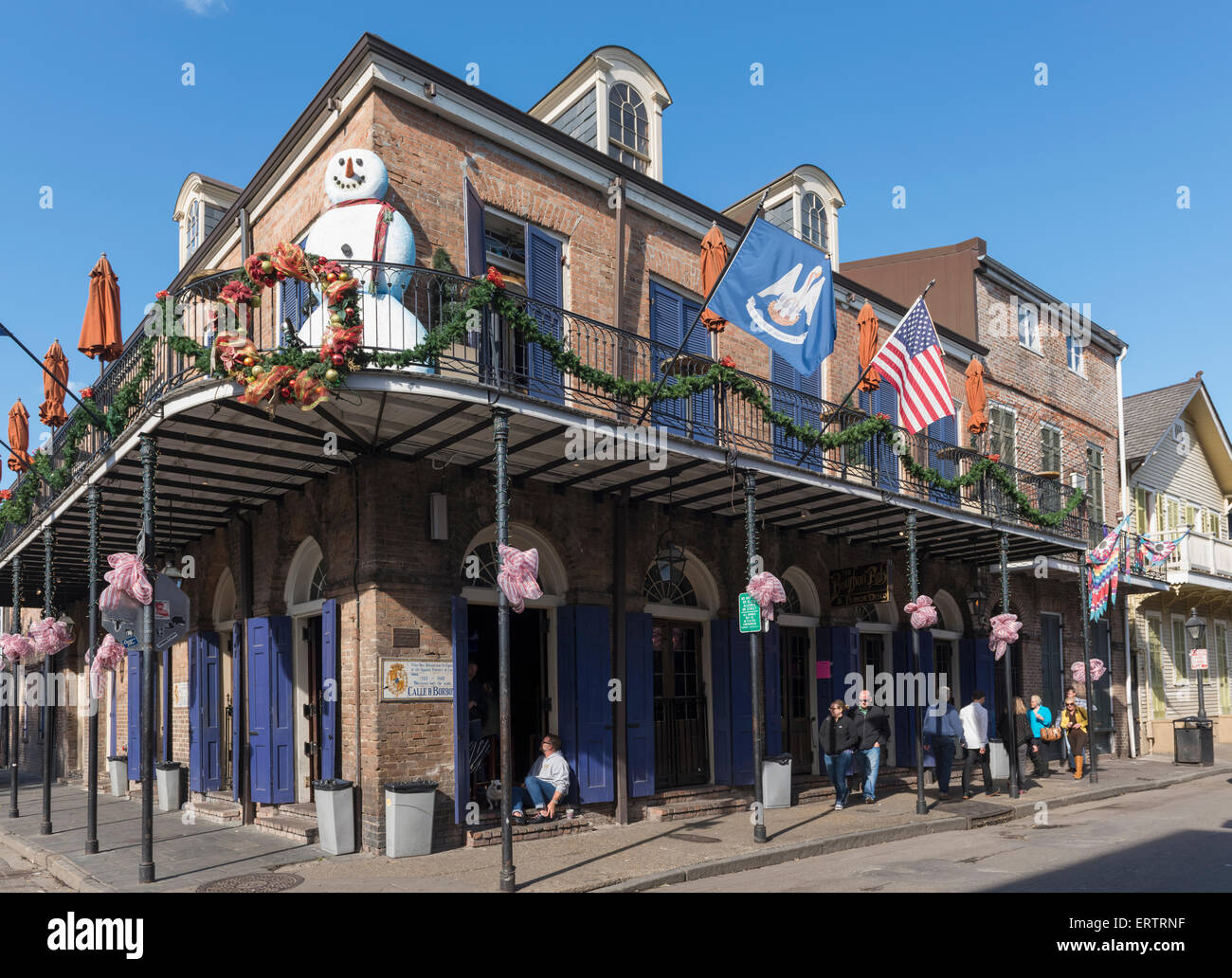 New Orleans, French Quarter – Eine Bar an der Ecke Bourbon Street, Louisiana, USA Stockfoto