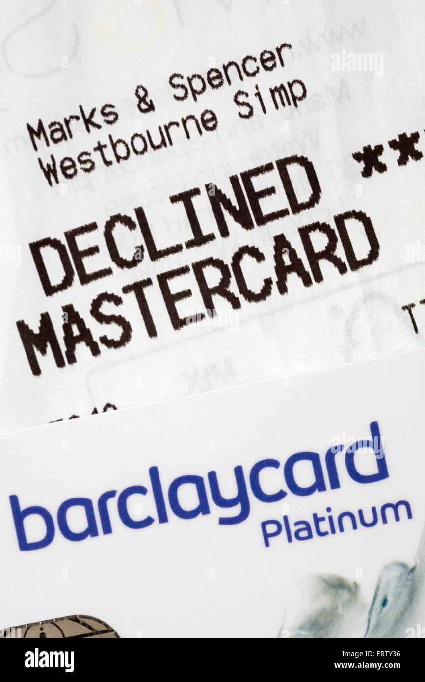 Abgelehnte Mastercard bis zum Erhalt von Marks & Spencer Westbourne mit Barclaycard Platin Mastercard Kreditkarte Stockfoto