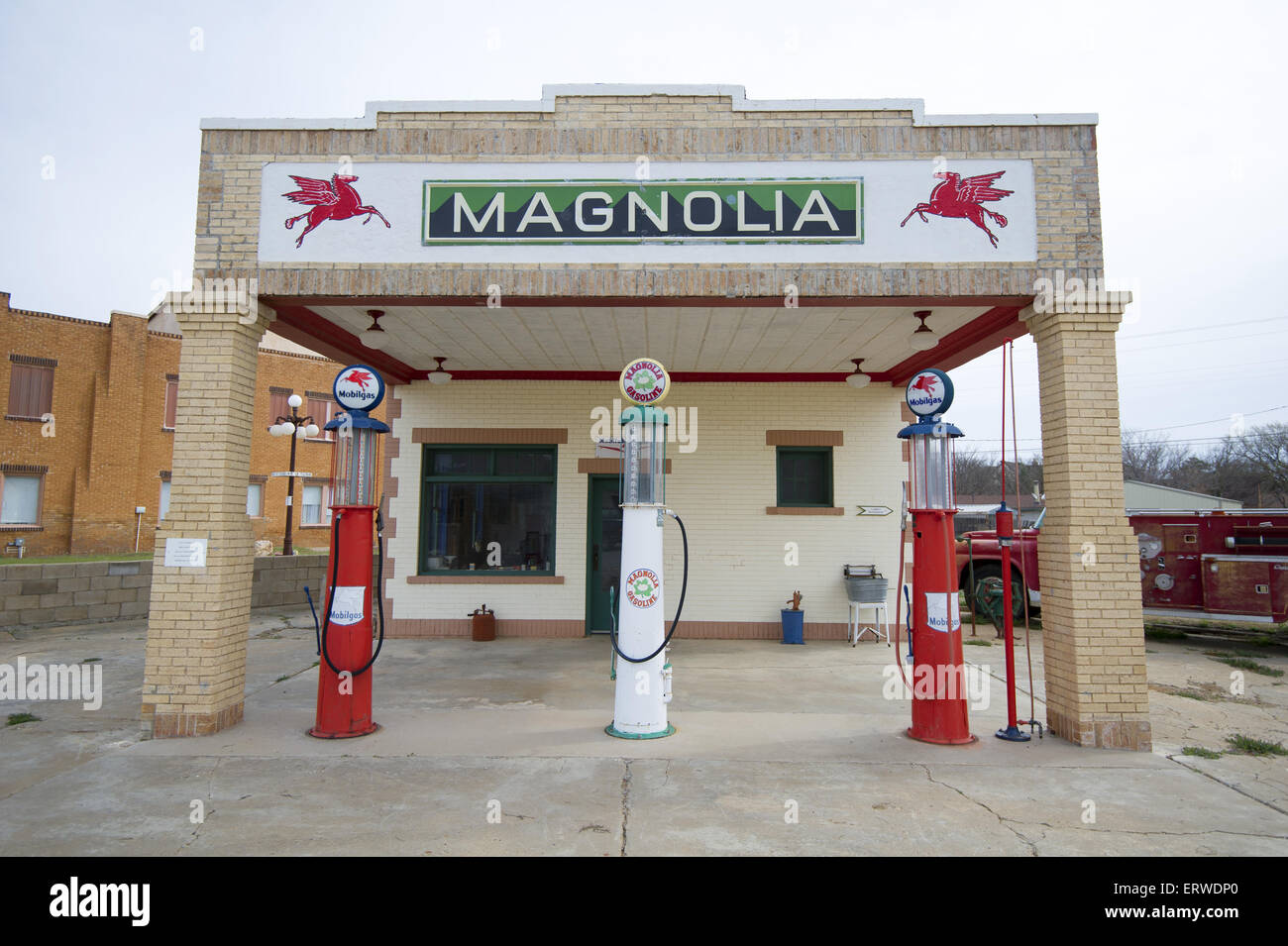 Die Magnolia-Tankstelle in Shamrock, Texas entlang der Route 66. Stockfoto