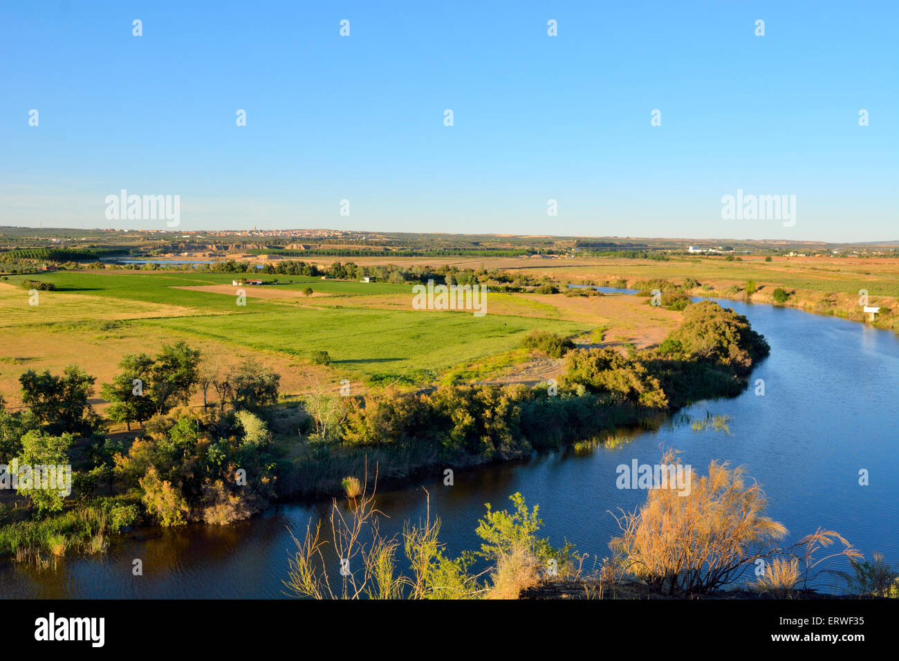 Fluss Tajo in außen Toledo in der Nähe von La Puebla in der Provinz von Kastilien-La Mancha, Spanien Stockfoto