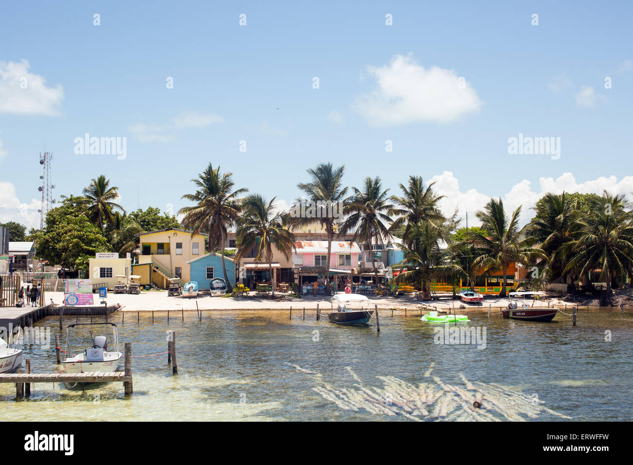 Ein Blick auf der Insel Caye Caulker vom Boot aus. Stockfoto