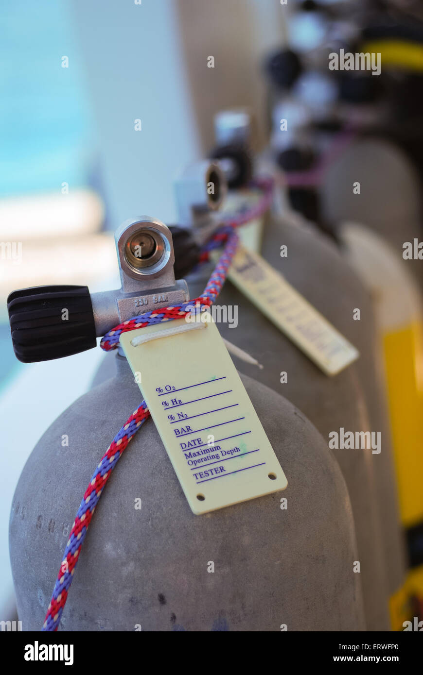 Scuba Diving Luftkessel mit Indikator Pannel befestigt Stockfoto