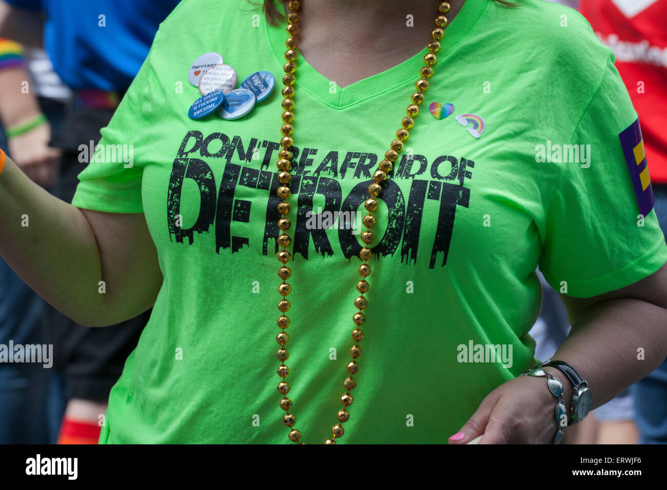 Detroit, Michigan - eine Frau trägt eine T-shirt-Lesung "Don't werden Angst von Detroit." Stockfoto