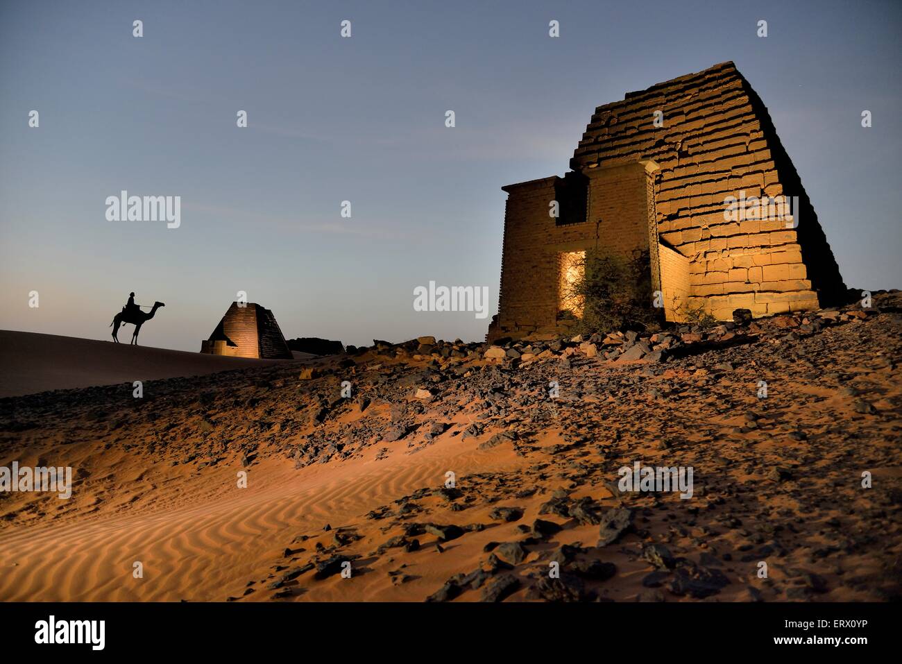 Pyramide der nördlichen Friedhof von Meroe in den Abend, schwarzen Pharaonen, Nubien, Nahr an-Nil, Sudan Stockfoto