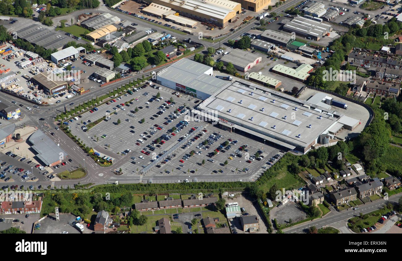 Luftaufnahme von Tesco Extra Supermarkt an Clay Cross in der Nähe von Chesterfield, UK Stockfoto
