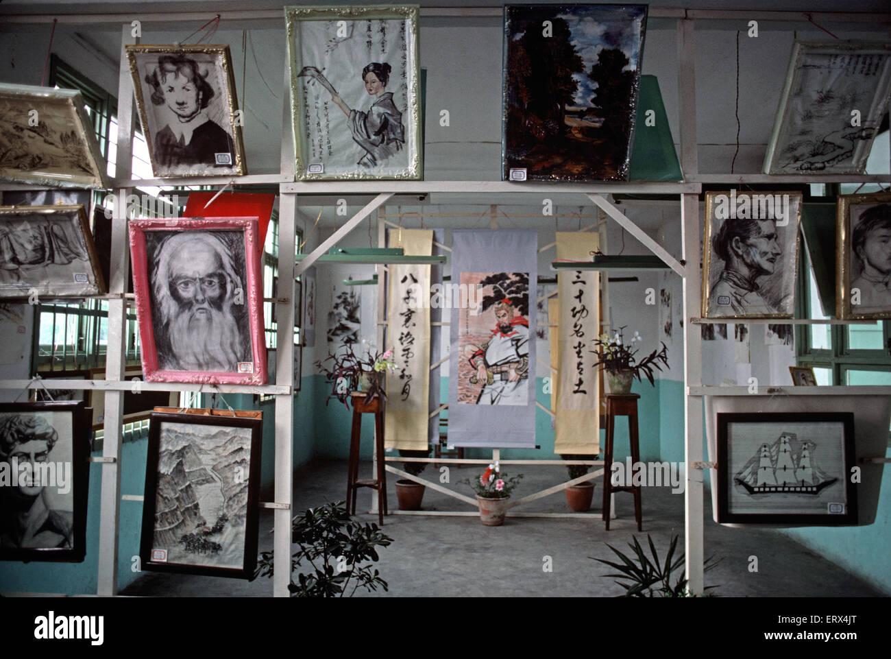 Kunstarbeiten für Gefangene in der chinesischen Jugendstrafanstalt, Chengdu, China, 1980er Jahre Stockfoto