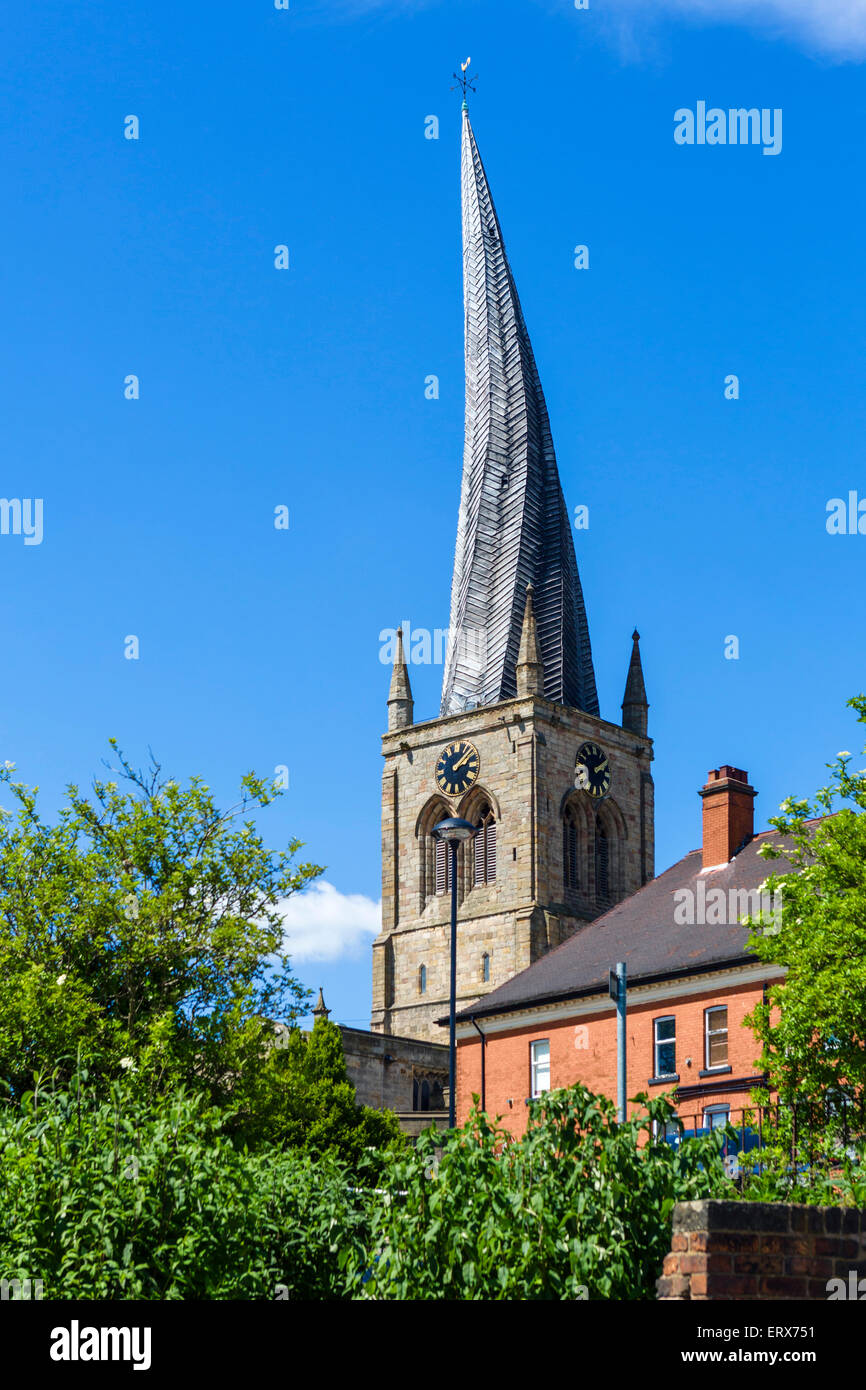 Der schiefe Turm der die Kirche der Hl. Maria und allen Heiligen, Chesterfield, Derbyshire, England, Vereinigtes Königreich Stockfoto