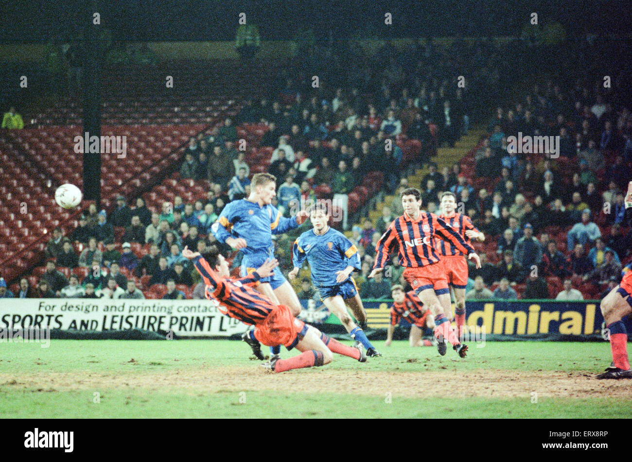 Wimbledon, die 1-3 Everton, Liga im Selhurst Park, Dienstag, 26. Januar 1993 übereinstimmen. Offizielle Teilnahme, 3039, die niedrigste für ein Premier League Spiel. Stockfoto