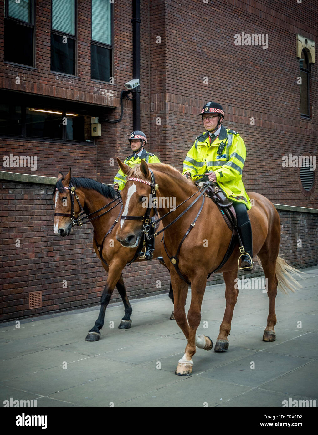 Zwei berittene Polizisten in London Stockfoto