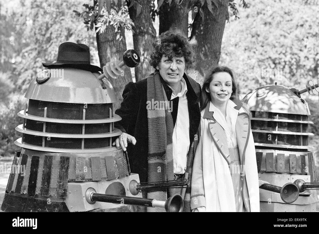 Fototermin - Doctor Who, Schauspieler Tom Baker - 4. Arzt - im Bild mit anderen Time Lord Romana gespielt von der Schauspielerin Sarah Ward aka Lalla Ward 30. August 1979.  Lalla Ward ist der 2. Schauspielerin für die Rolle der Romana. Stockfoto