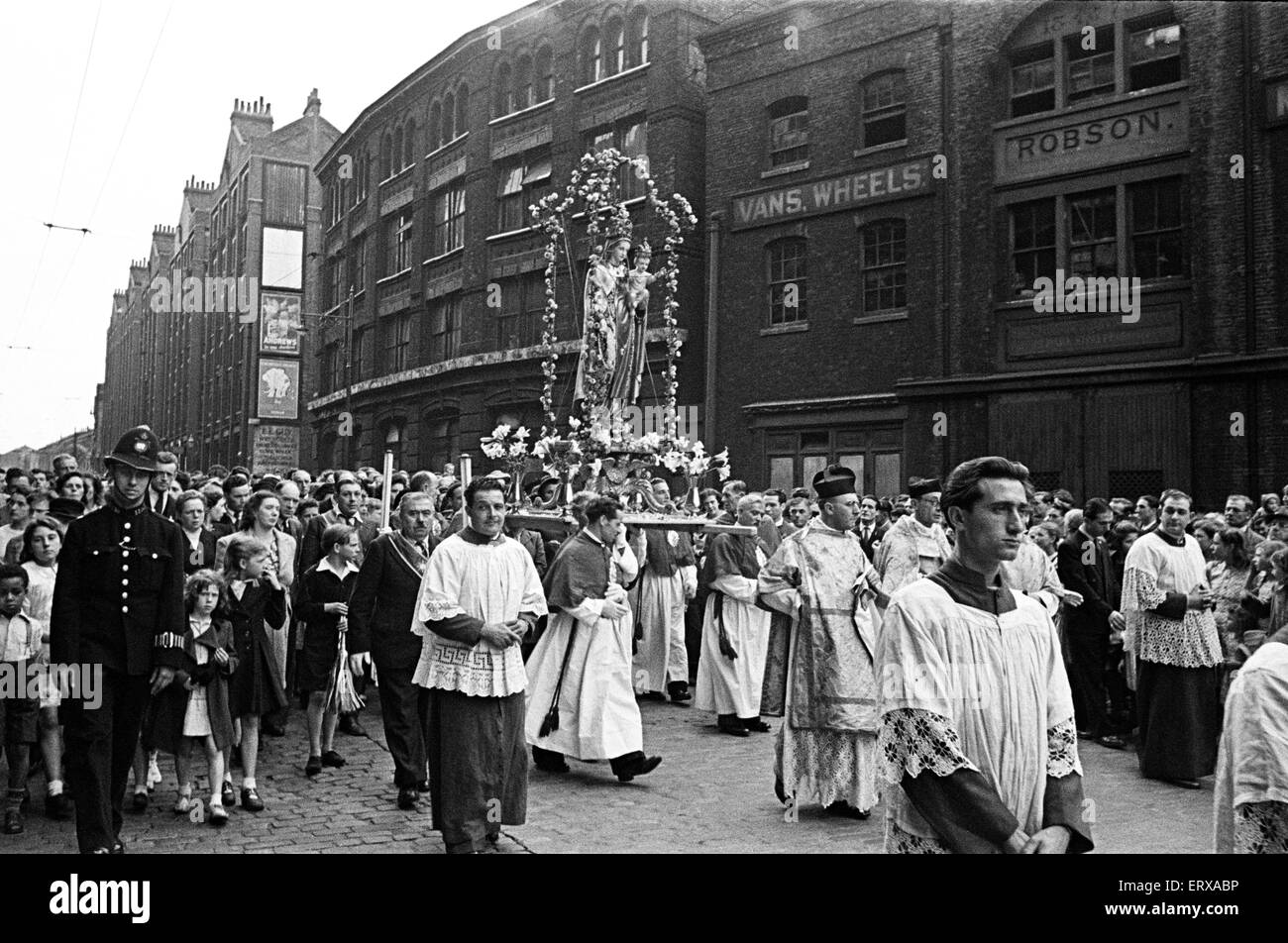 Italienischen Parade in "Little Italy" zu Ehren unserer lieben Frau vom Berge Karmel, Clerkenwell, London. Ca. 1948. Stockfoto