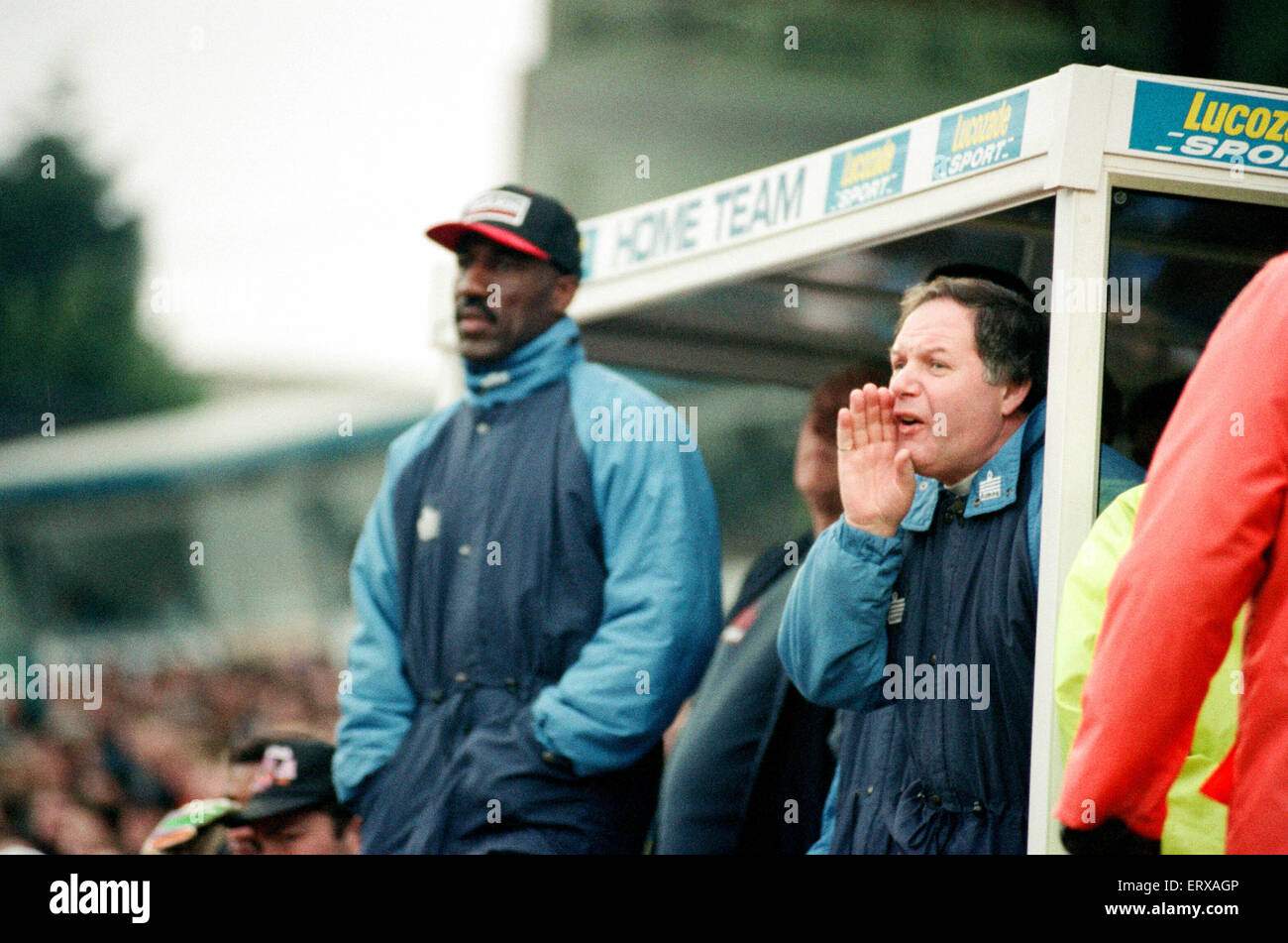 Birmingham City-Manager Barry Fry auf der Trainerbank. Birmingham City V Kidderminster Harriers, Endstand 2: 1 in Kidderminster Harriers. FA Cup 3. Runde, Veranstaltungsort St. Andrews, Birmingham. 8. Januar 1994. Stockfoto