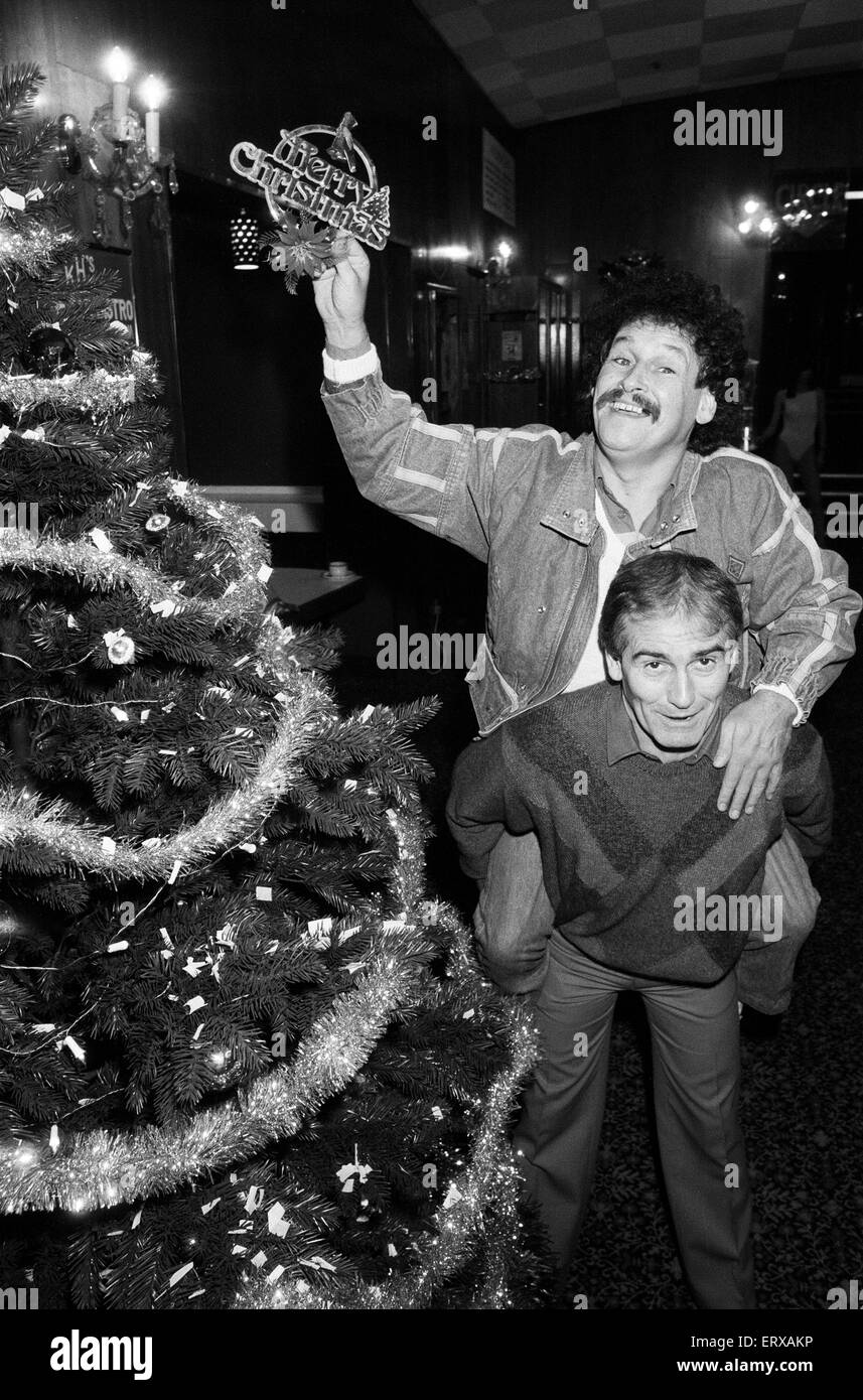 Tommy Cannon und Bobby Ball präsentieren die Kanone und Ball Weihnachten spektakulär Birmingham Hippodrome. 20. Dezember 1984. Stockfoto
