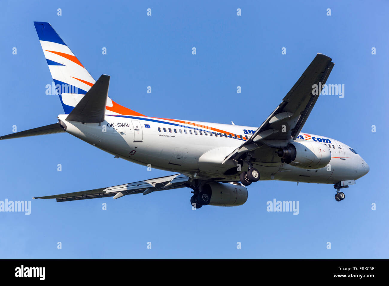 Boeing 737 Betrieben von smartwings Landeanflug Prag, Tschechische Republik Stockfoto