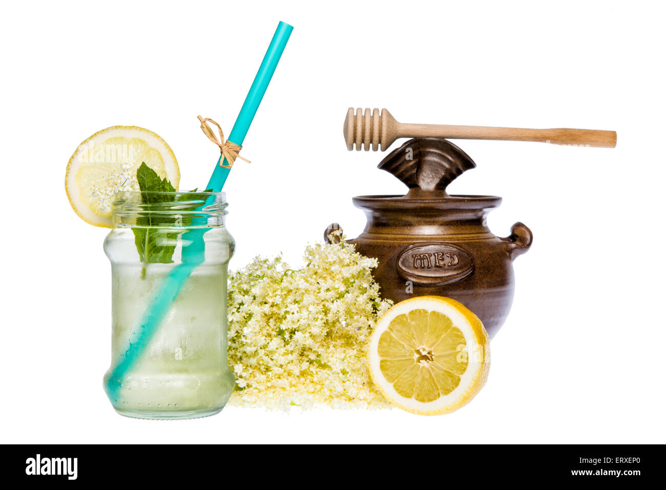 Elder Flower Limonade mit Minze, Honig und Zitrone - isoliert Stockfoto Elder Flower Limonade mit Minze, Honig und Zitrone - isoliert Stockfoto