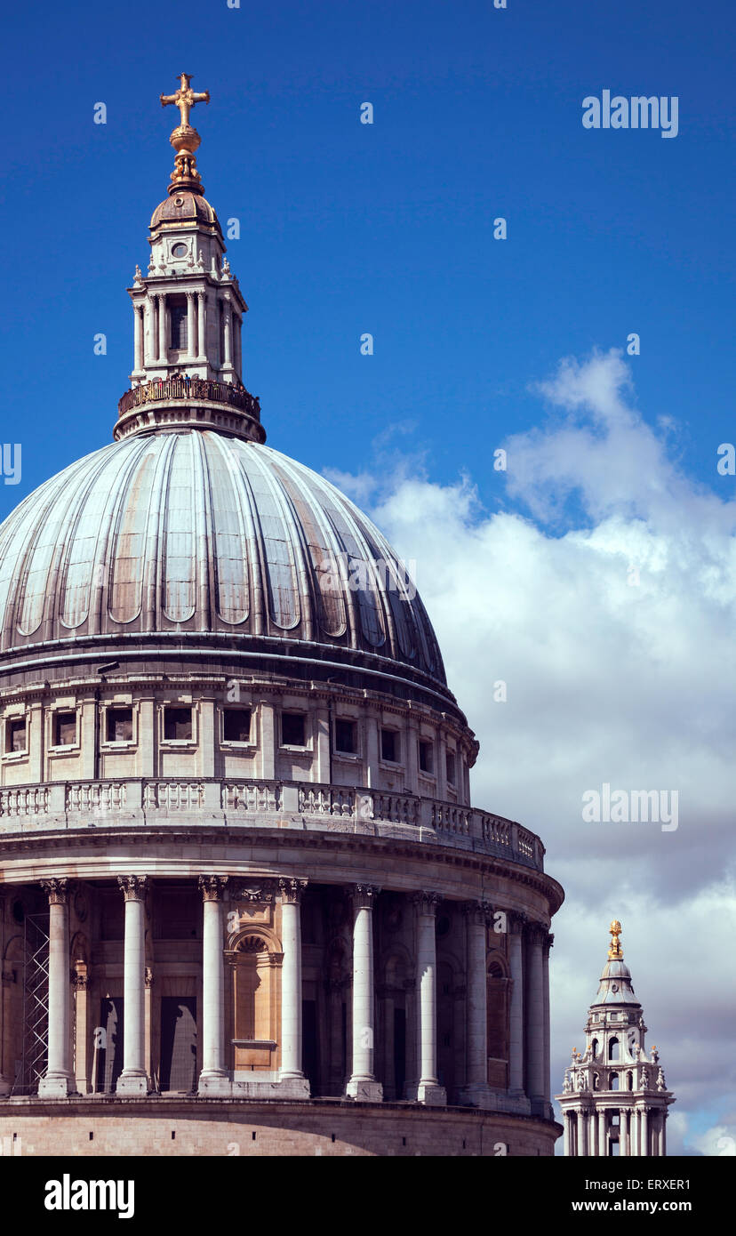 Ein Detail der Kuppel der St. Pauls Cathedral, London, UK. Stockfoto