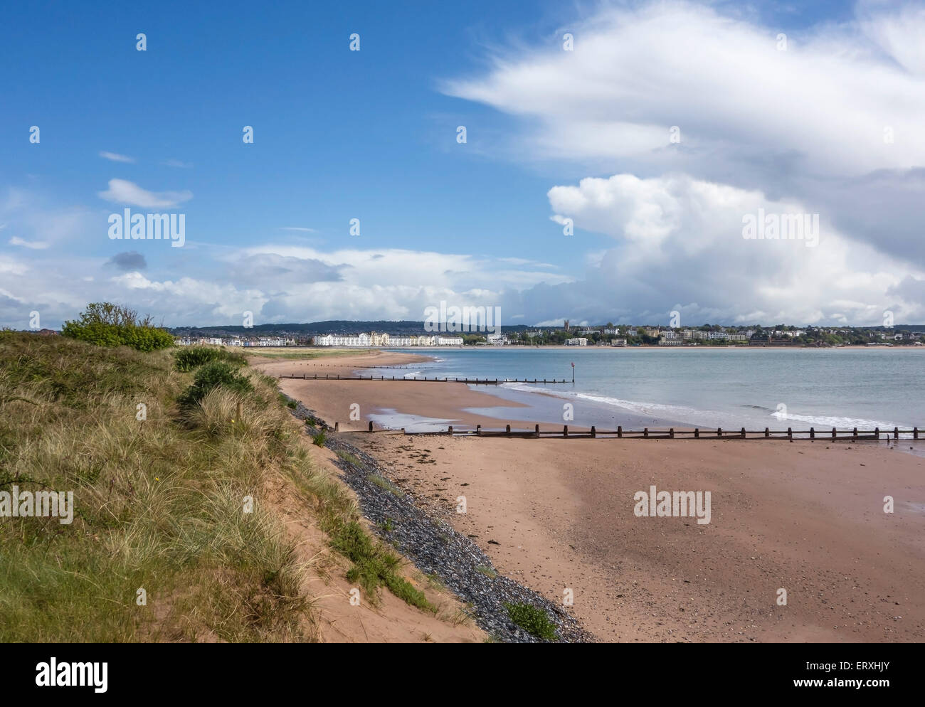 Dawlish Warren Strand mit Exmouth über den Fluss Exe Estuary, Devon, England, Großbritannien Stockfoto