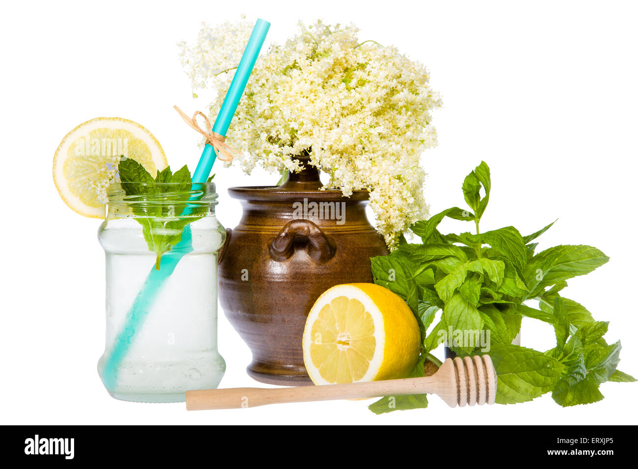 Elder Flower Limonade mit Minze, Honig und Zitrone - isoliert Stockfoto Elder Flower Limonade mit Minze, Honig und Zitrone - isoliert Stockfoto