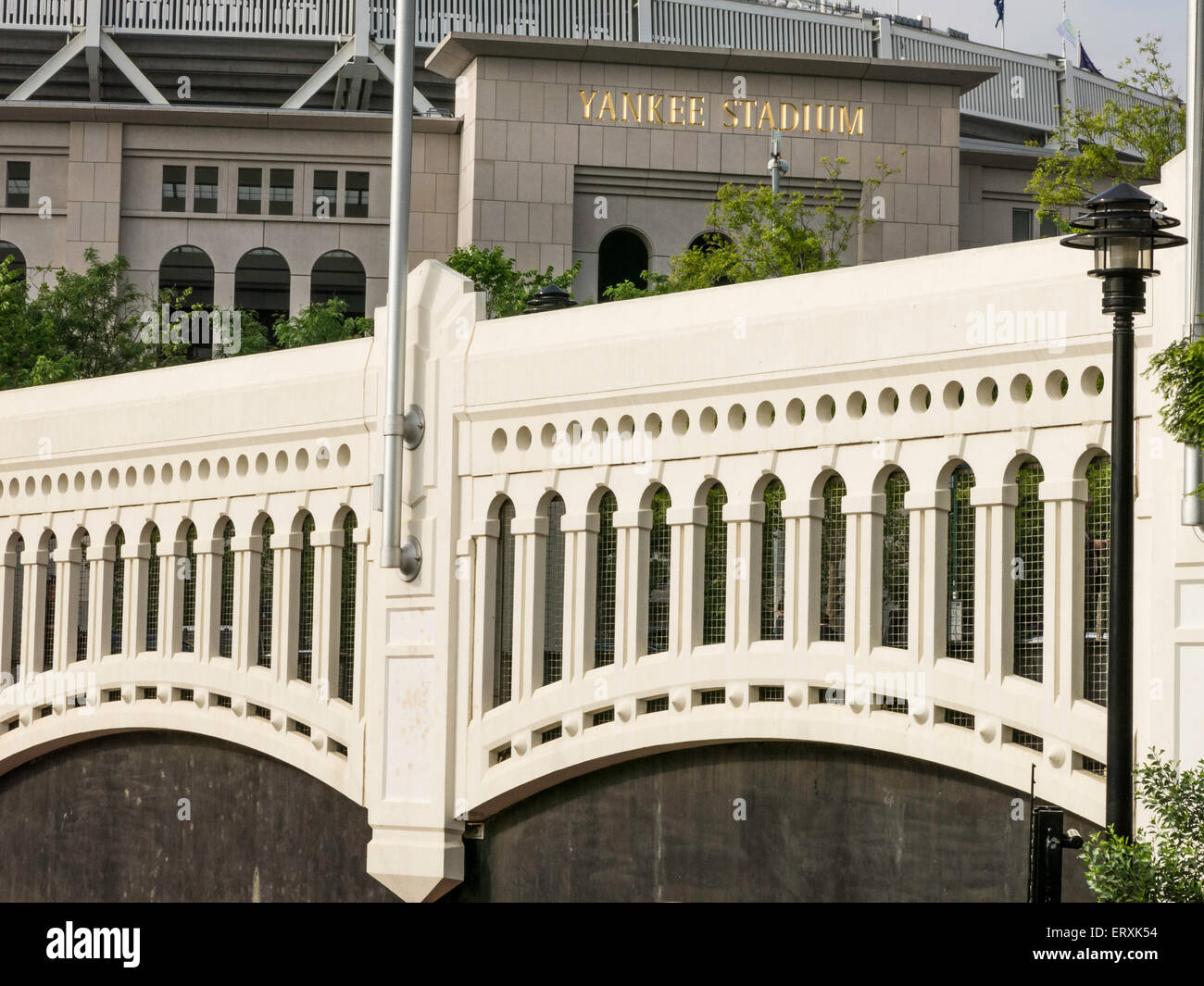 Yankees-Stadion Fassade Moulding, Macombs Dam Park, der Bronx, New York City, USA Stockfoto